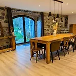 Grande Ferme De 250m2 Renovee Au Charme Rustique *