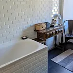 Grande Ferme De 250m2 Renovee Au Charme Rustique *