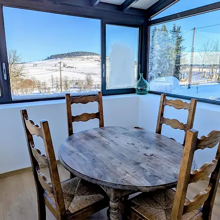 Grande Ferme De 250m2 Renovee Au Charme Rustique *