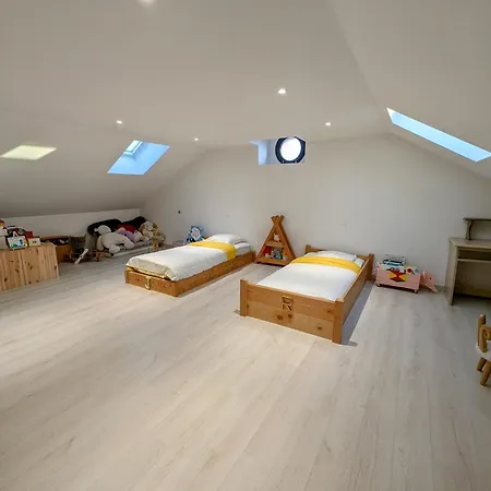 Grande Ferme De 250m2 Renovee Au Charme Rustique *