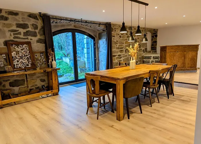 Grande Ferme De 250m2 Renovee Au Charme Rustique *