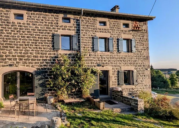 Grande Ferme De 250m2 Renovee Au Charme Rustique Villa
