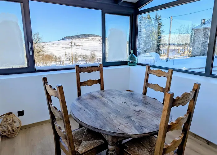 Grande Ferme De 250m2 Renovee Au Charme Rustique *